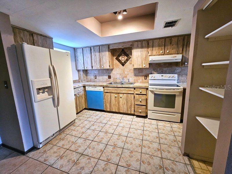 5640 Ferguson Ct #2208 Property Photo 9