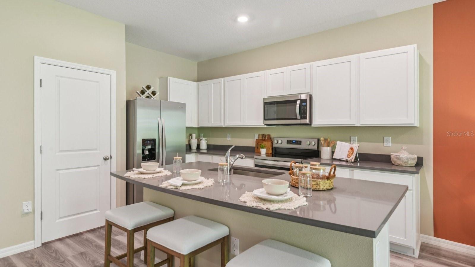 17653 Spanish Oak Loop Property Photo 13