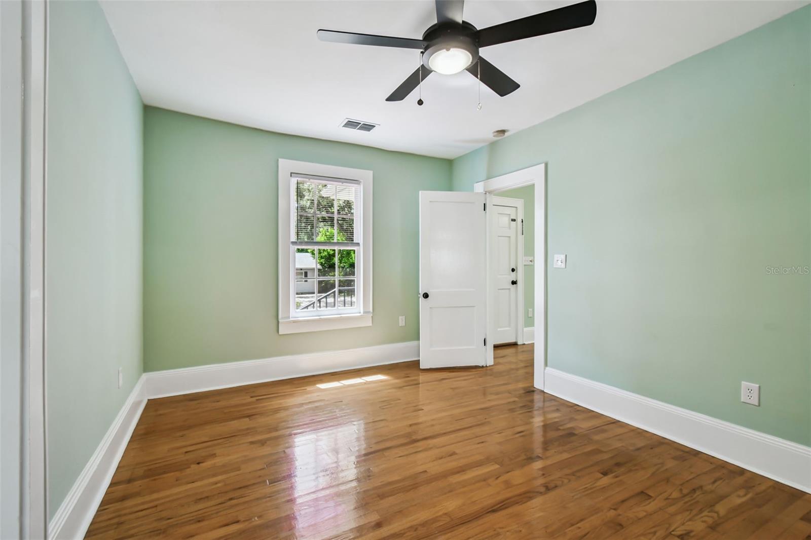 TB8504343 Property Photo 16