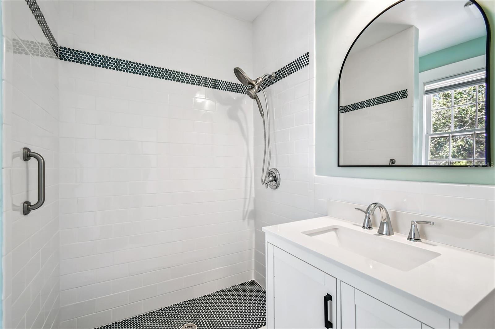 TB8504343 Property Photo 26