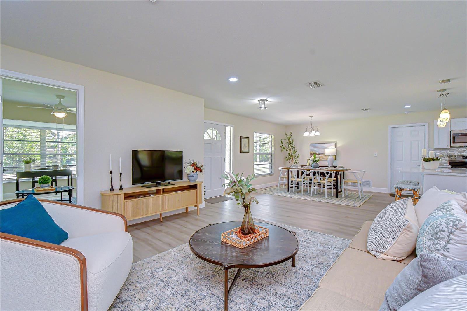 2167 Lakeview Rd Property Photo 14