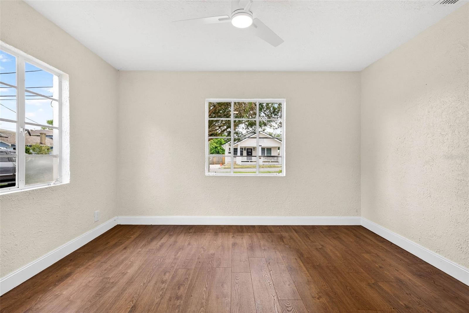 834 E Lime St Property Photo 22