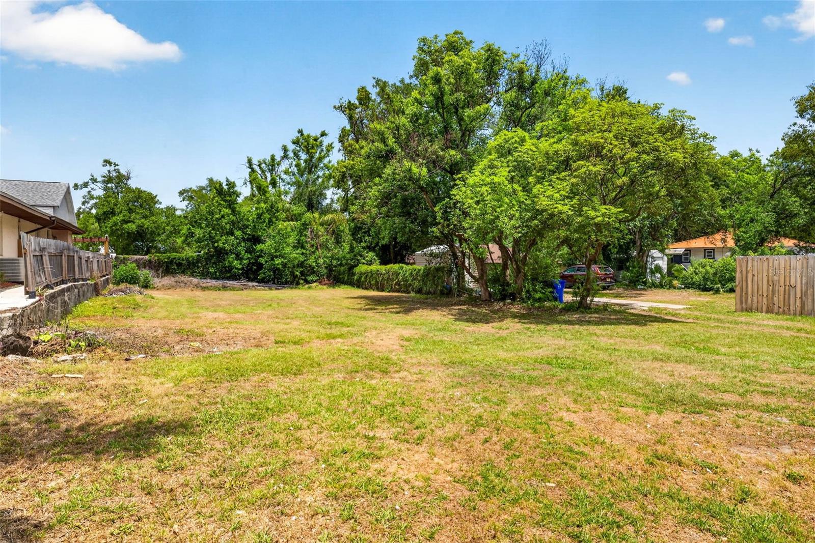 834 E Lime St Property Photo 30