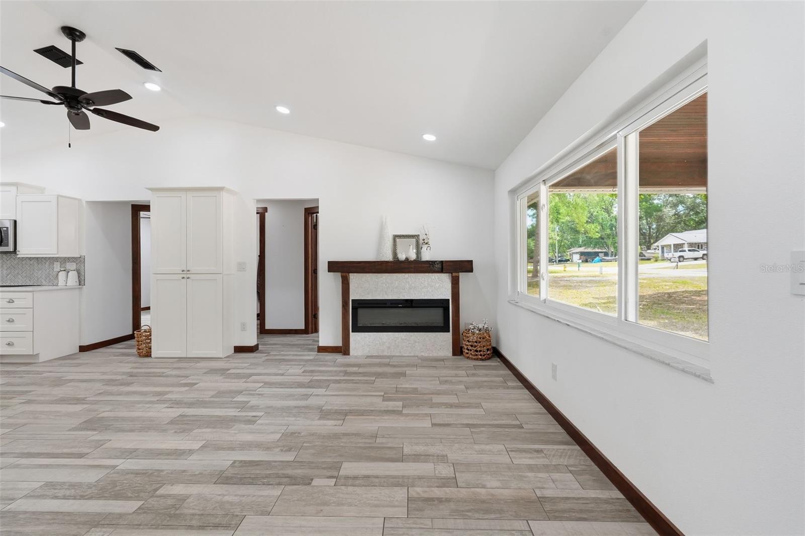 39825 Sunburst Dr Property Photo 7