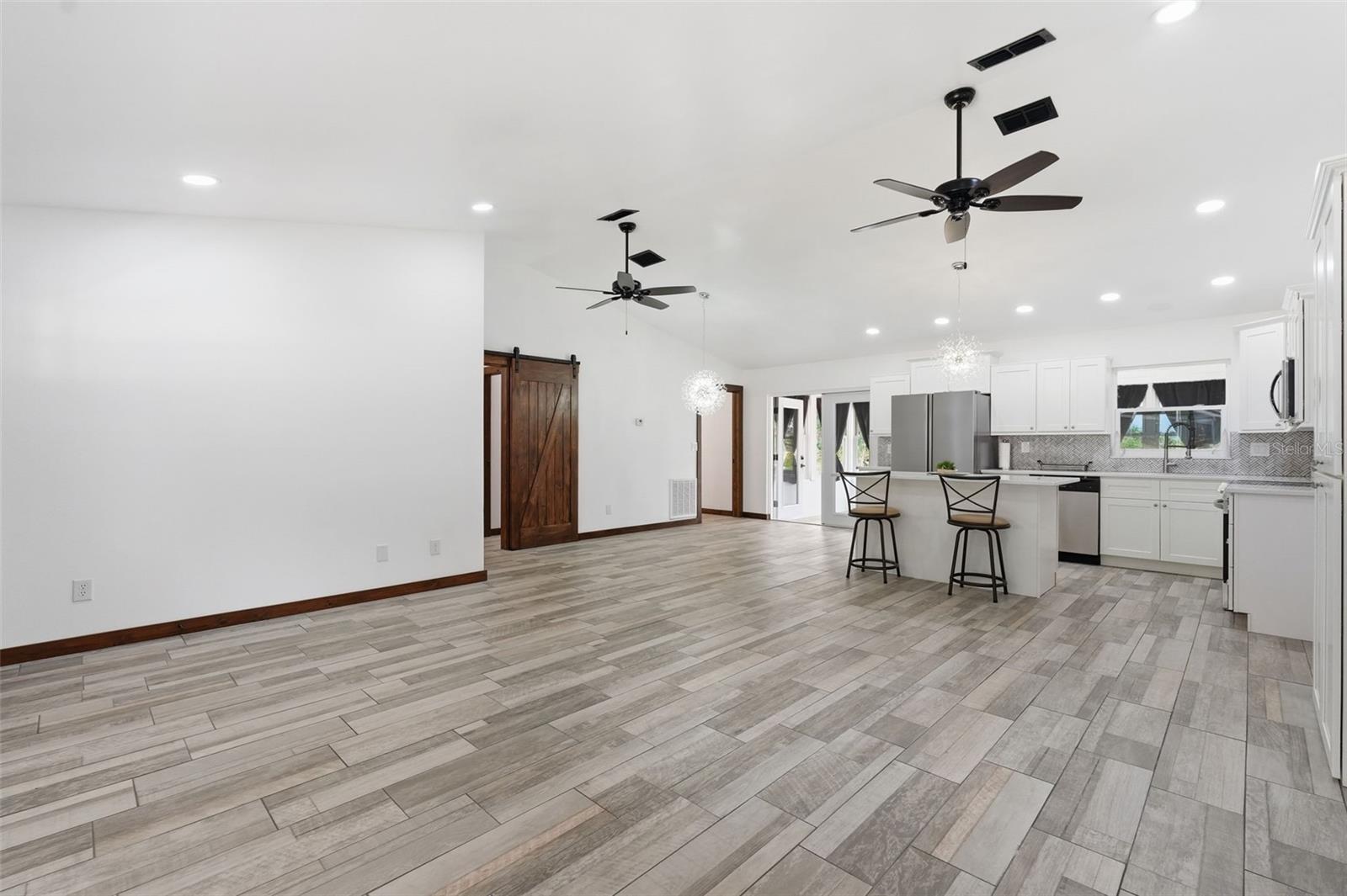 39825 Sunburst Dr Property Photo 9
