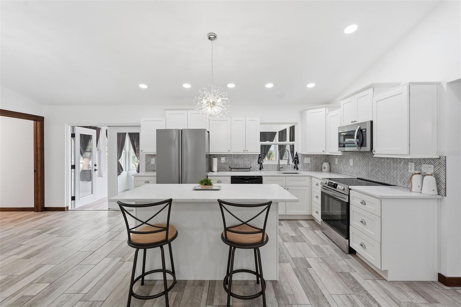 39825 Sunburst Dr Property Photo 14