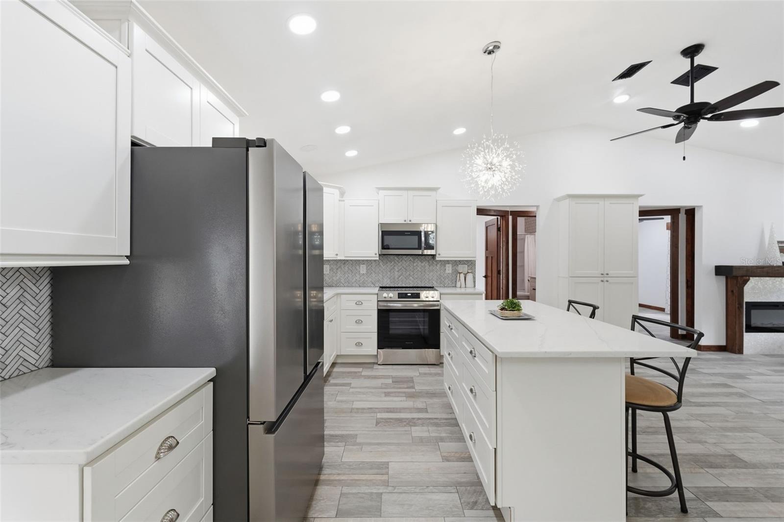 39825 Sunburst Dr Property Photo 15