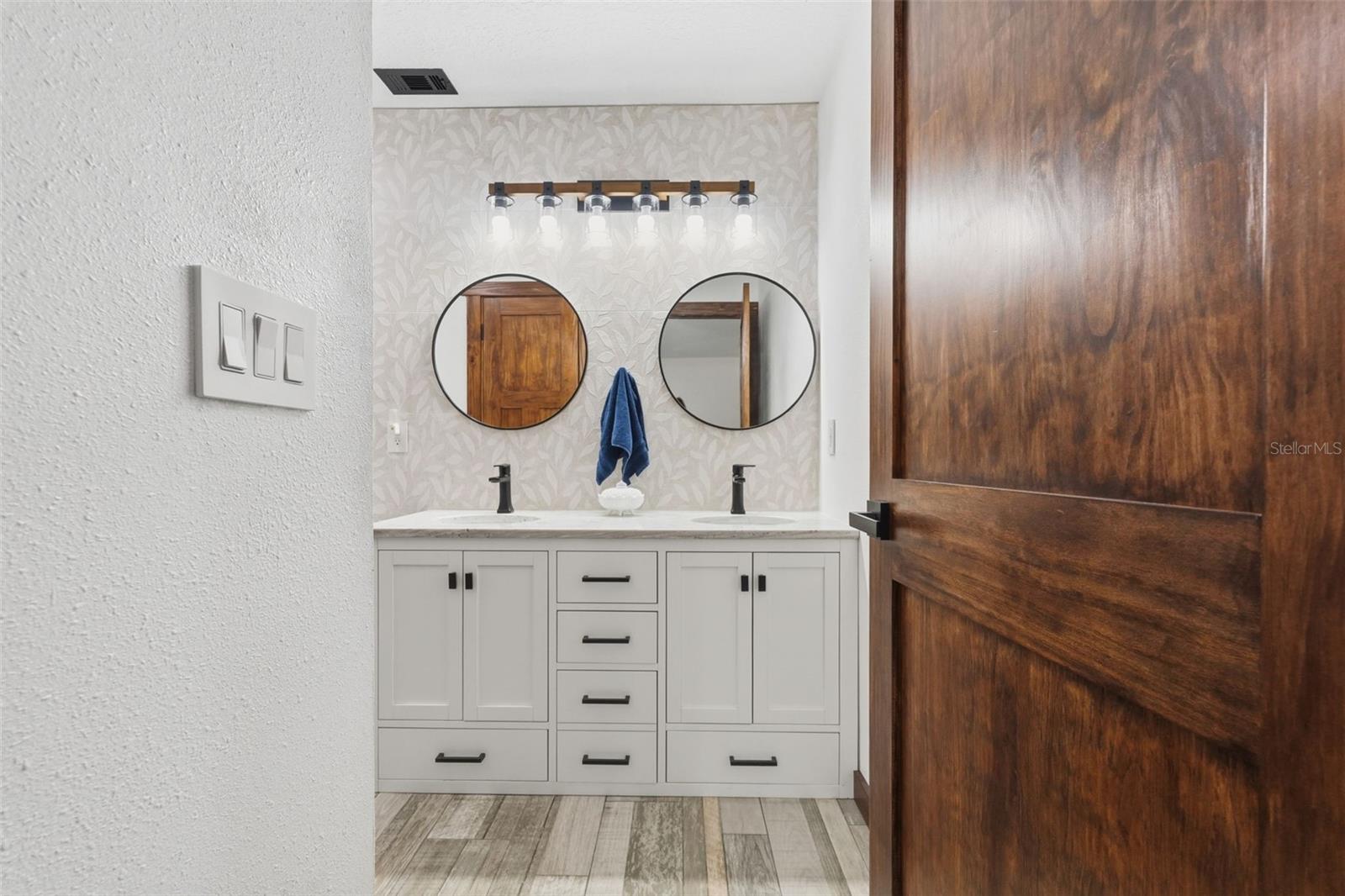 39825 Sunburst Dr Property Photo 22
