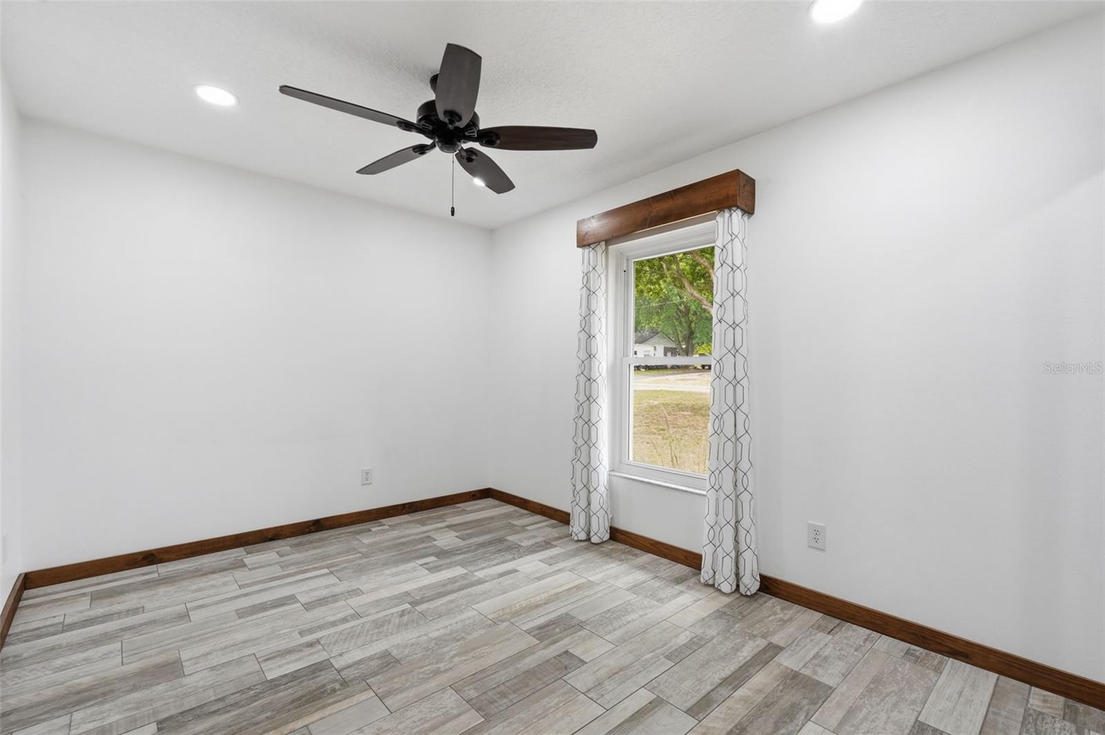 39825 Sunburst Dr Property Photo 28