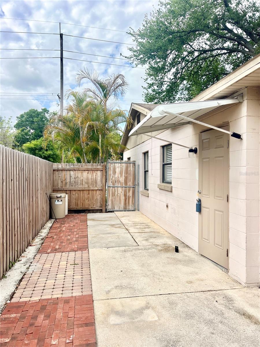 3110 W Ivy St Property Photo 7