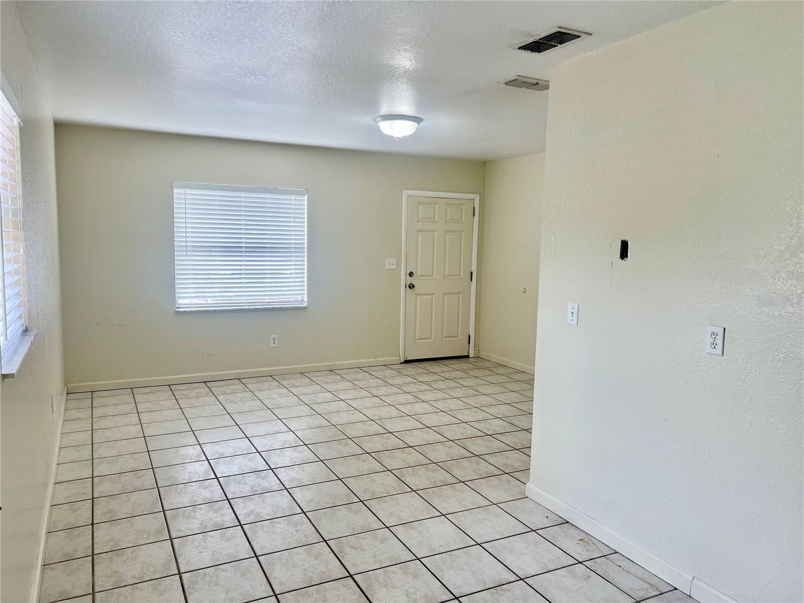 3110 W Ivy St Property Photo 8