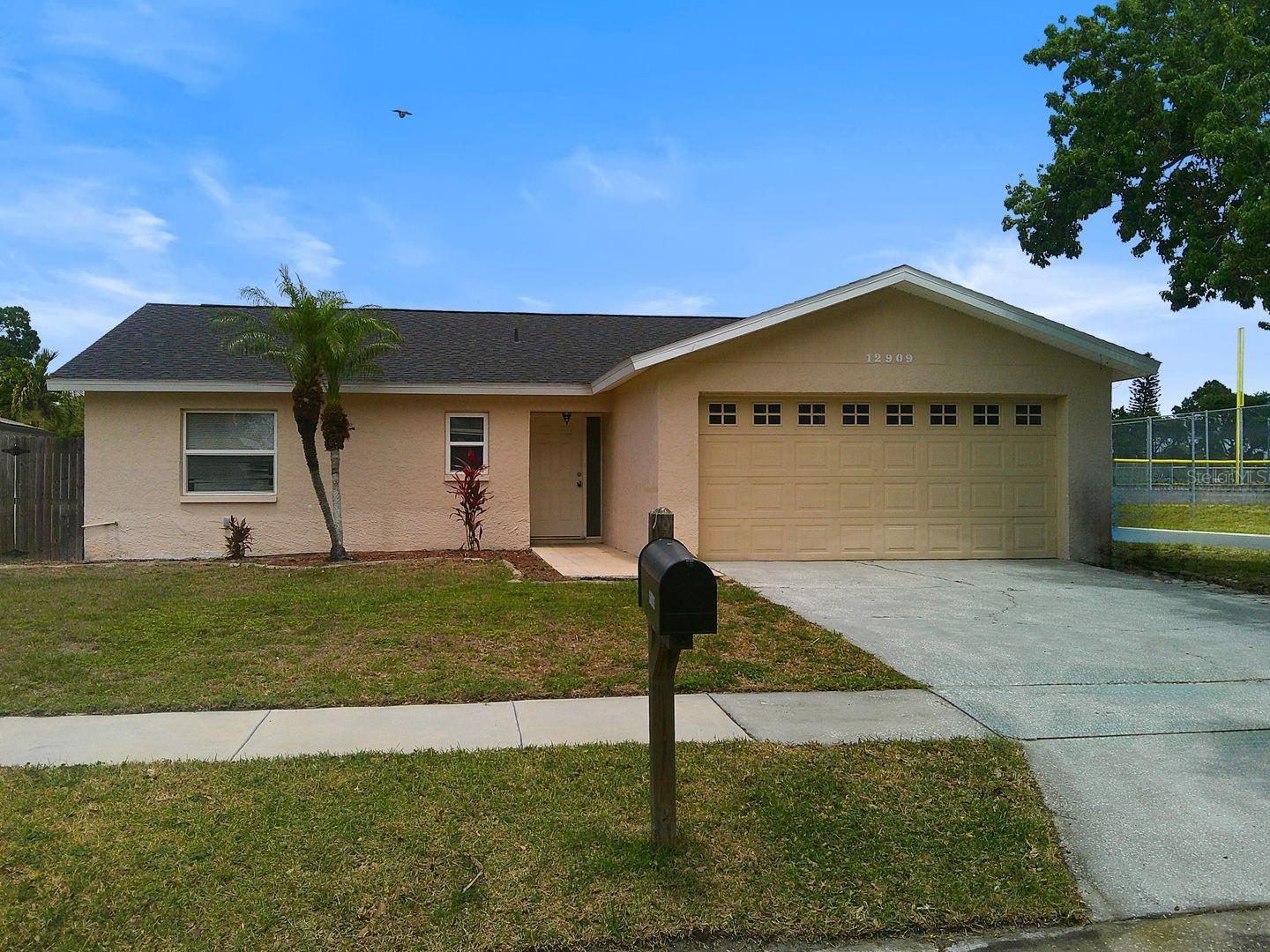 12909 123rd Ave Property Photo 1