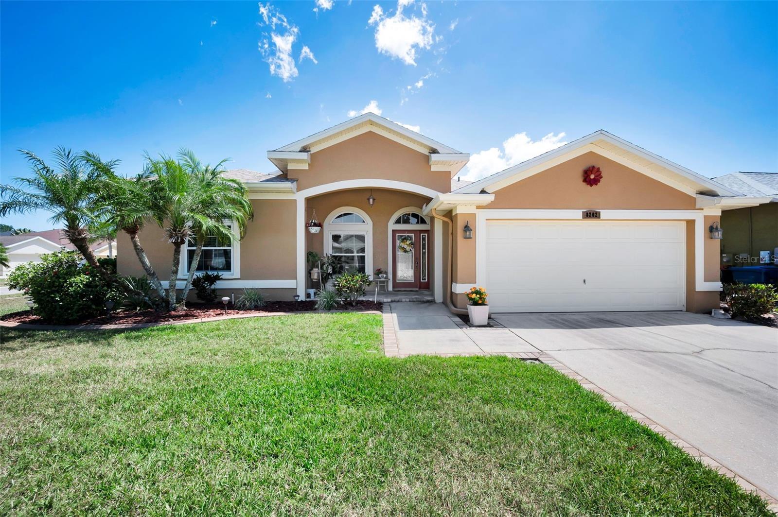 8202 Wild Oaks Cir Property Photo 2
