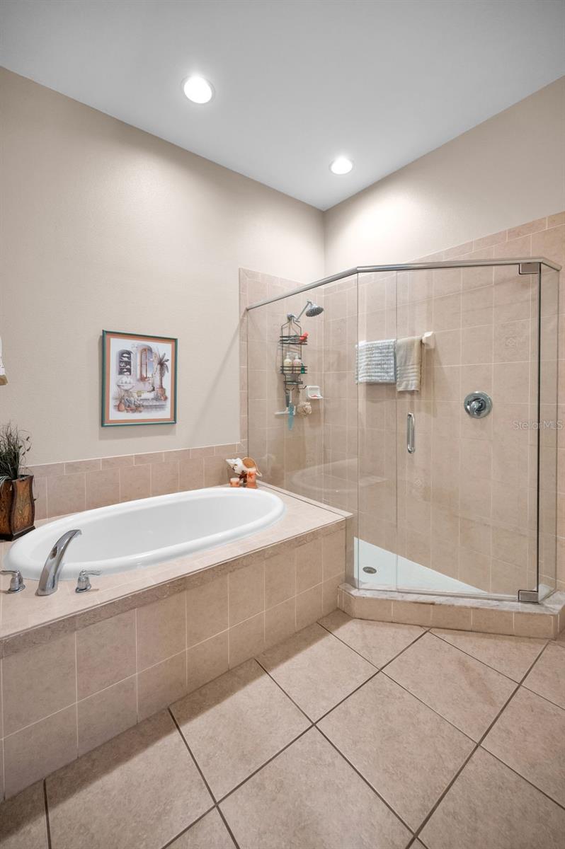 8202 Wild Oaks Cir Property Photo 32
