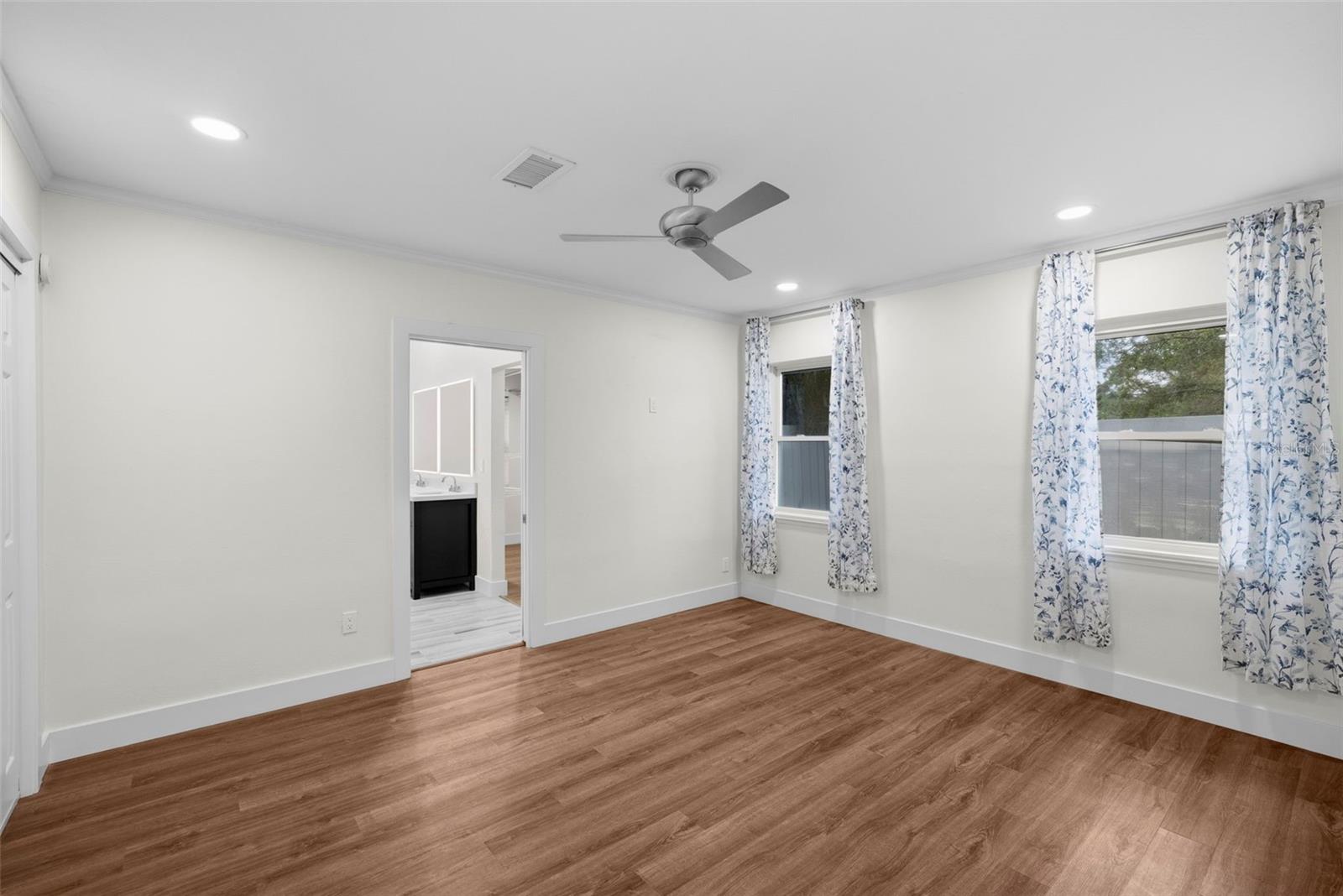 402 Erie Ave Property Photo 34