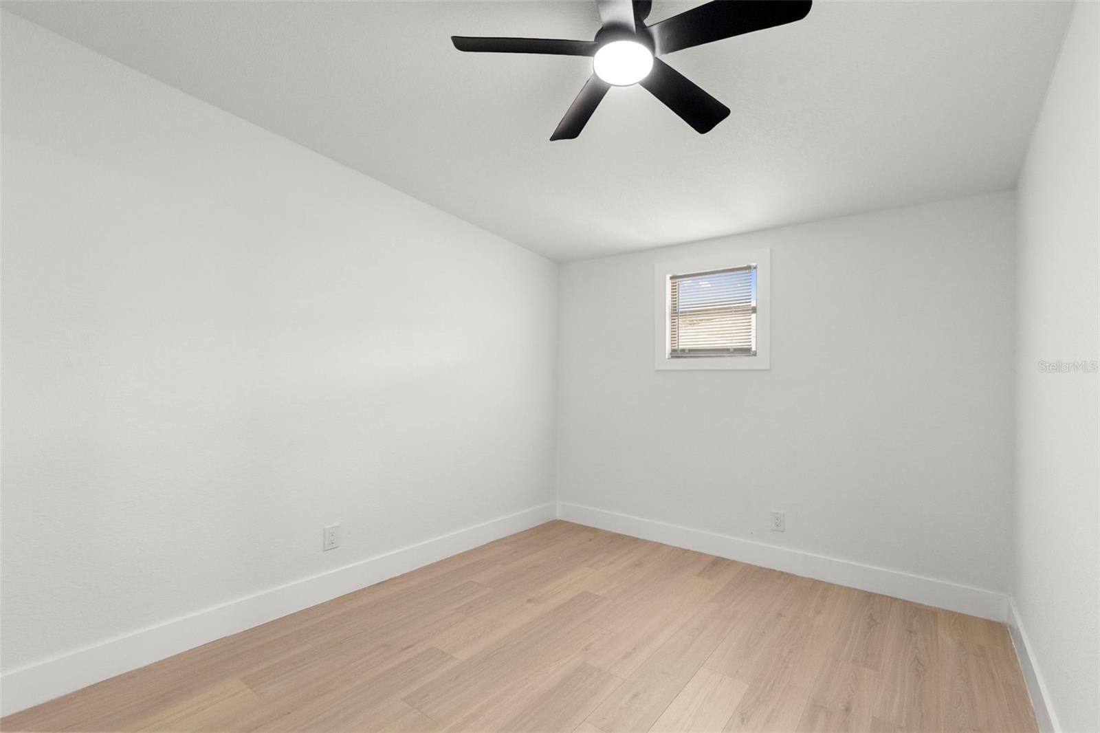 5501 N Albany Ave Property Photo 20