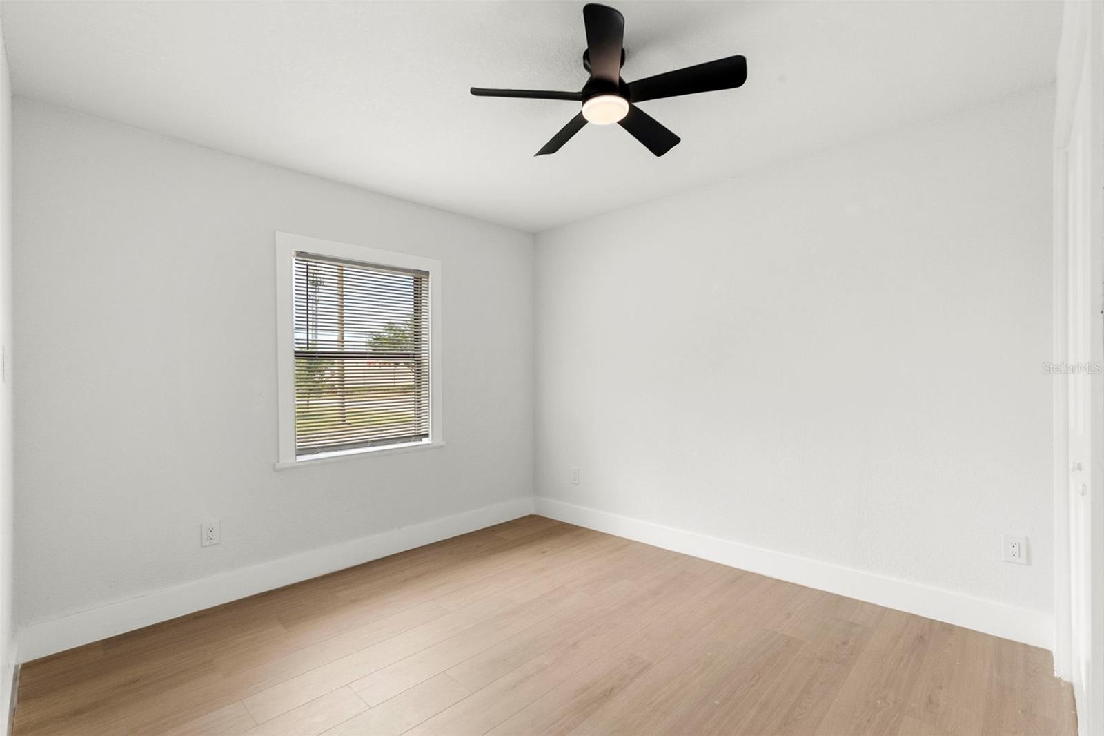 5501 N Albany Ave Property Photo 22