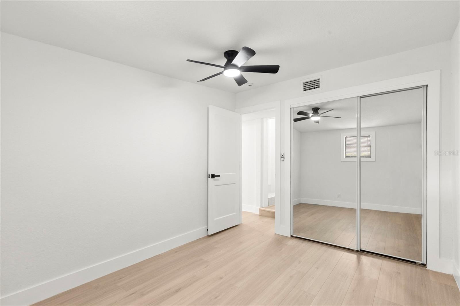 5501 N Albany Ave Property Photo 39