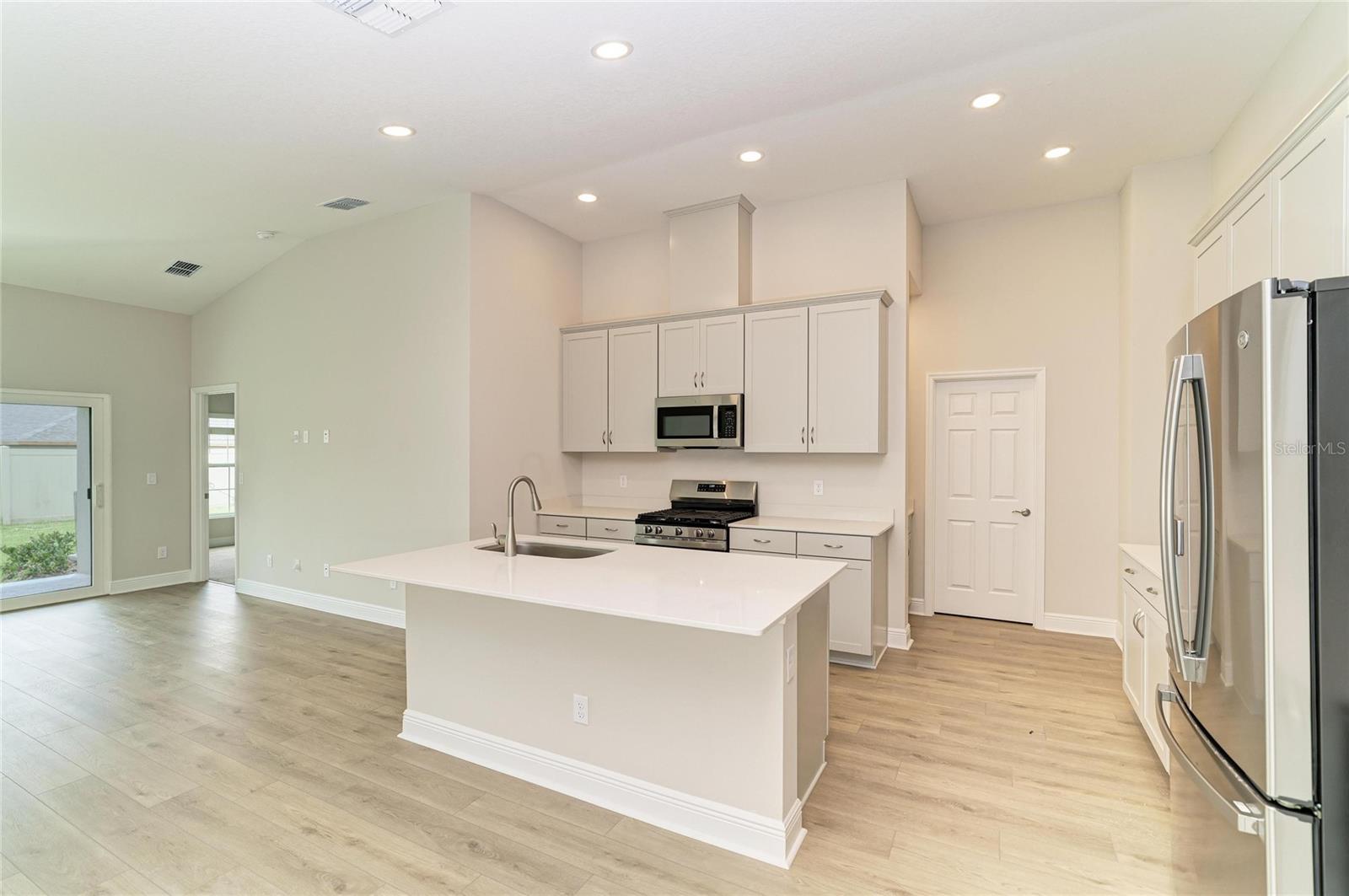 12365 Oak Hill Way Property Photo 12