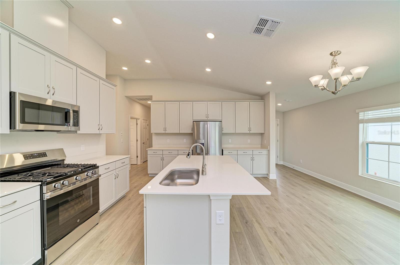 12365 Oak Hill Way Property Photo 14