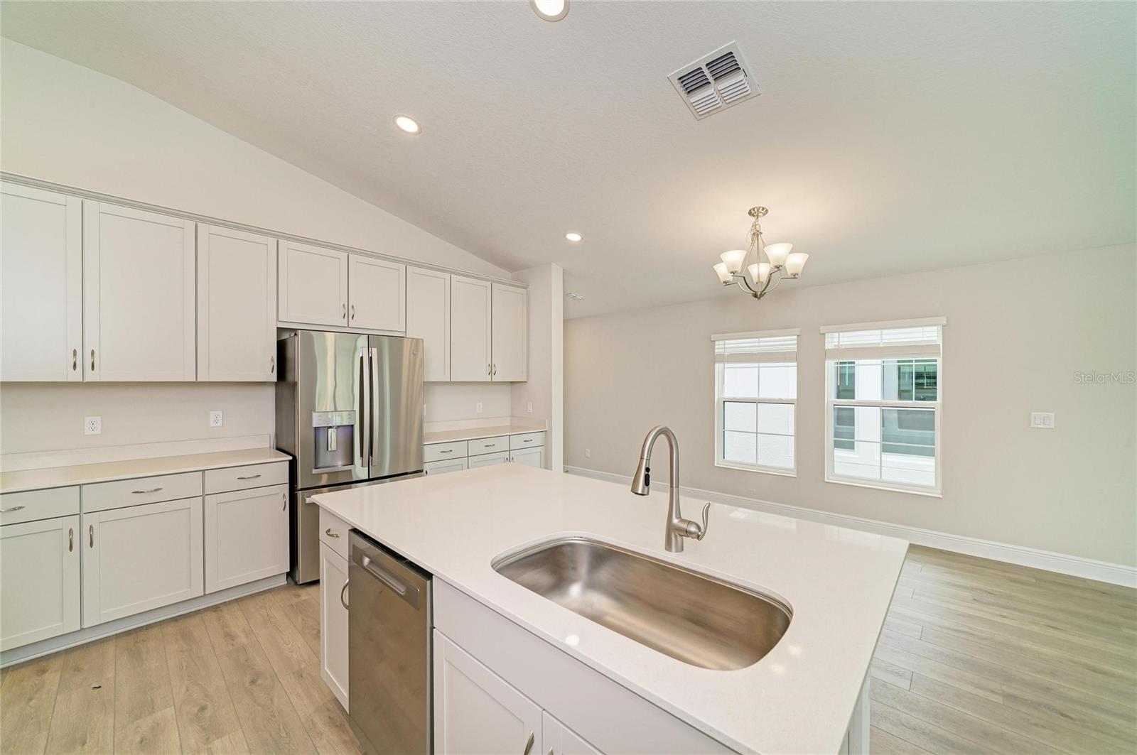 12365 Oak Hill Way Property Photo 16