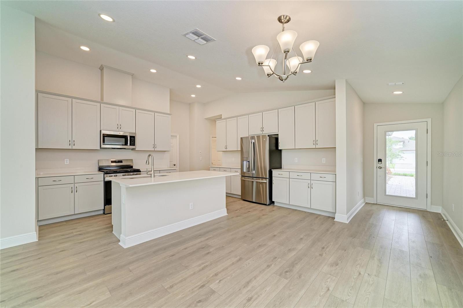 12365 Oak Hill Way Property Photo 17