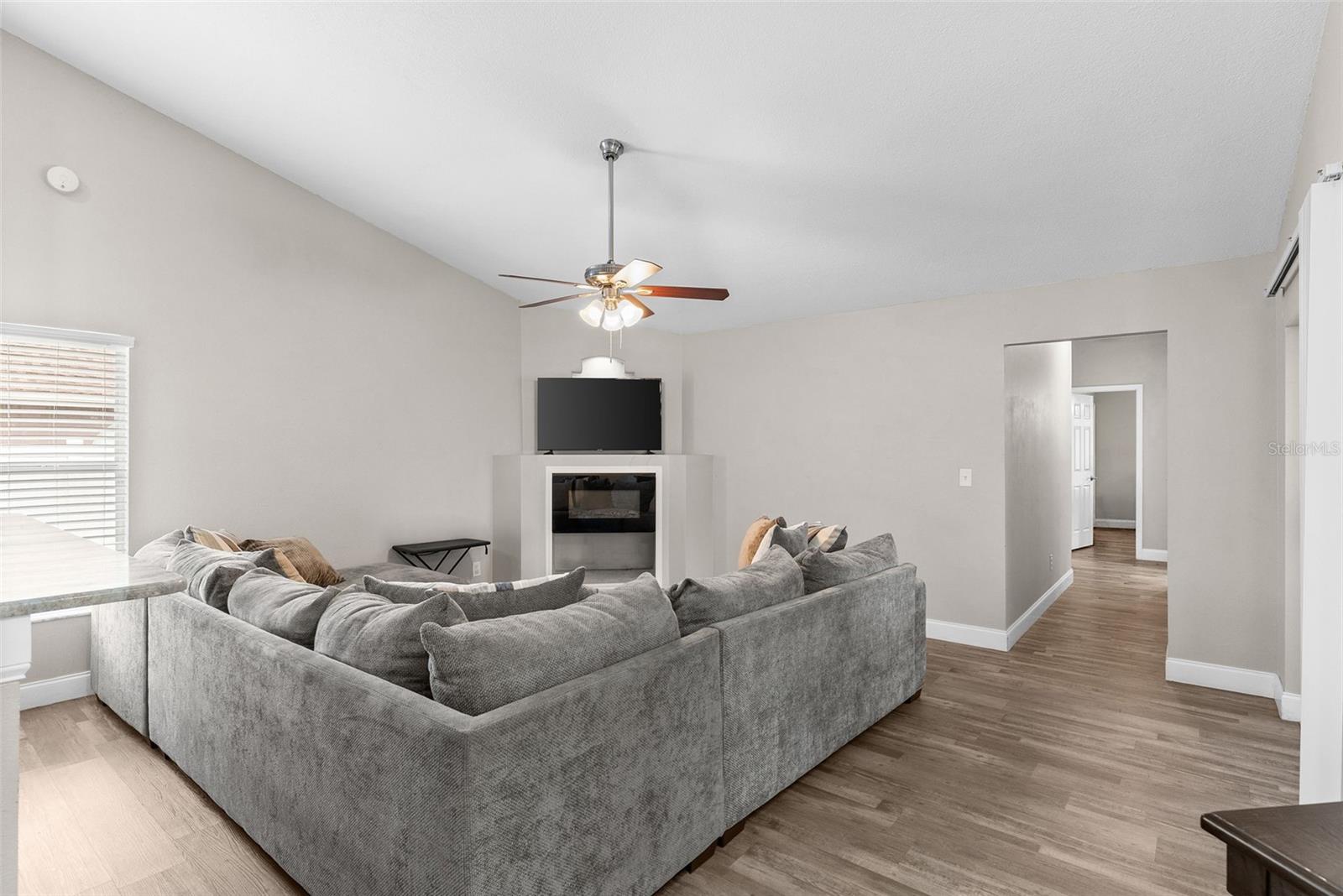 12106 Shady Forest Dr Property Photo 4