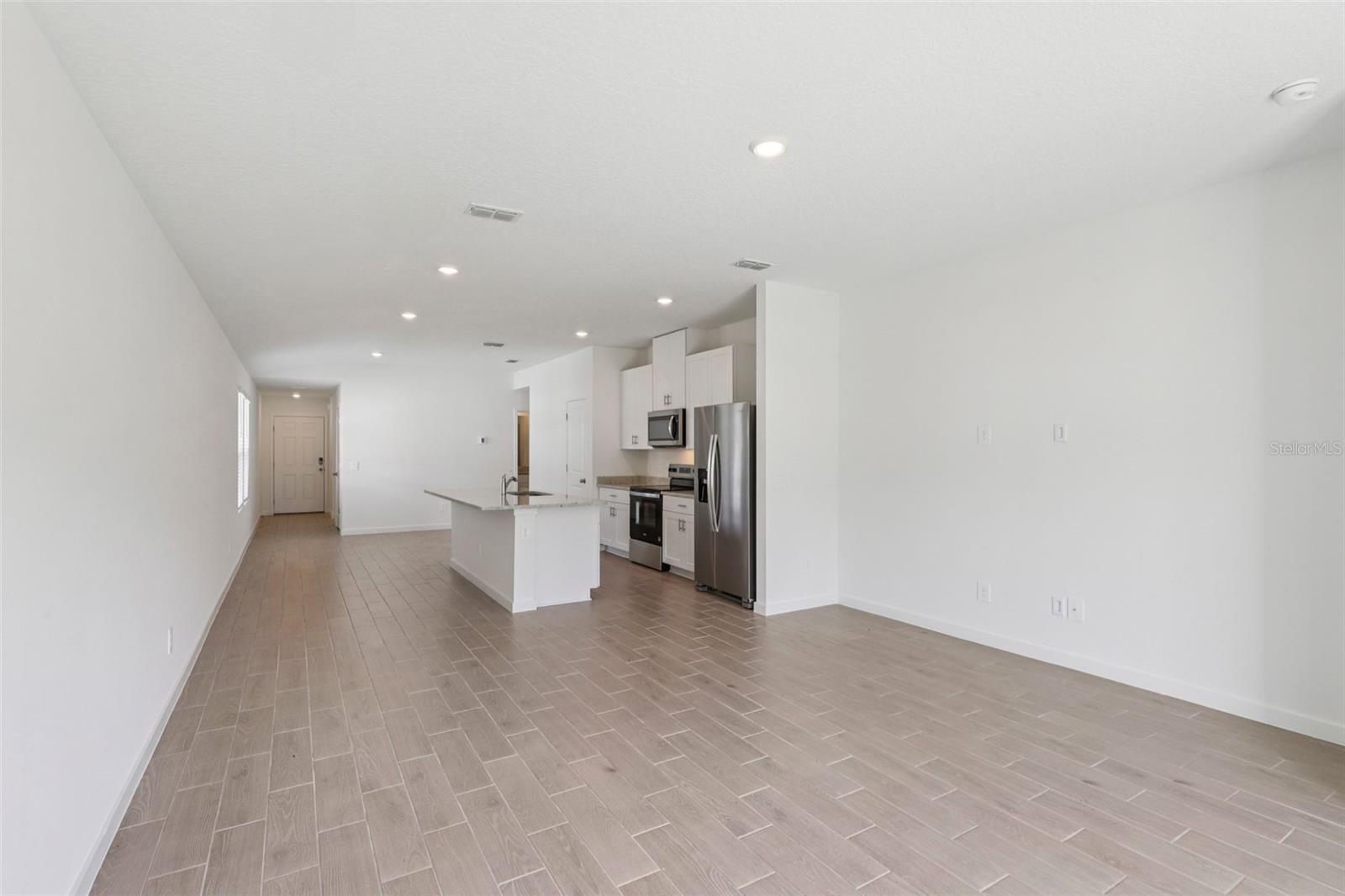 16 Derbyshire Dr Property Photo 6