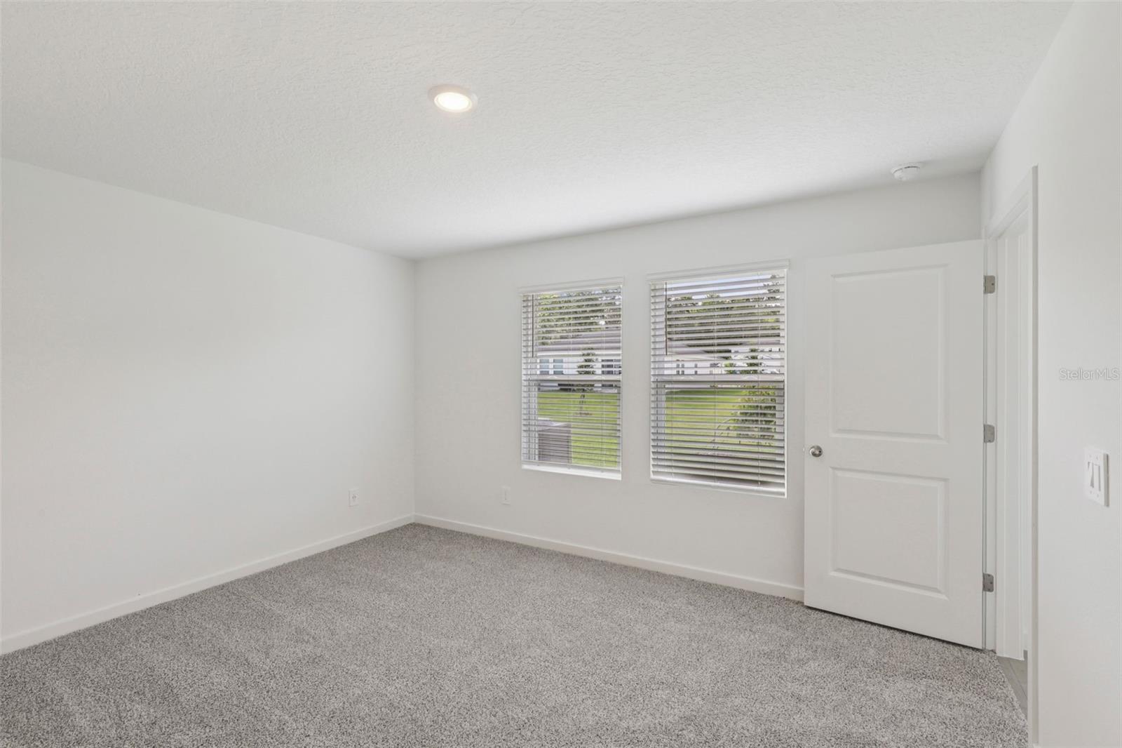 16 Derbyshire Dr Property Photo 24