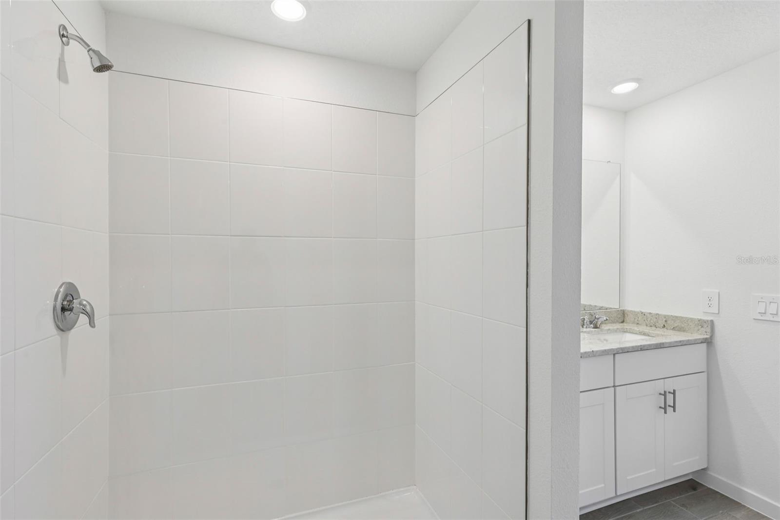16 Derbyshire Dr Property Photo 26