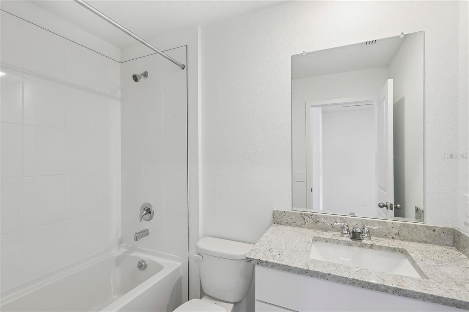 16 Derbyshire Dr Property Photo 27