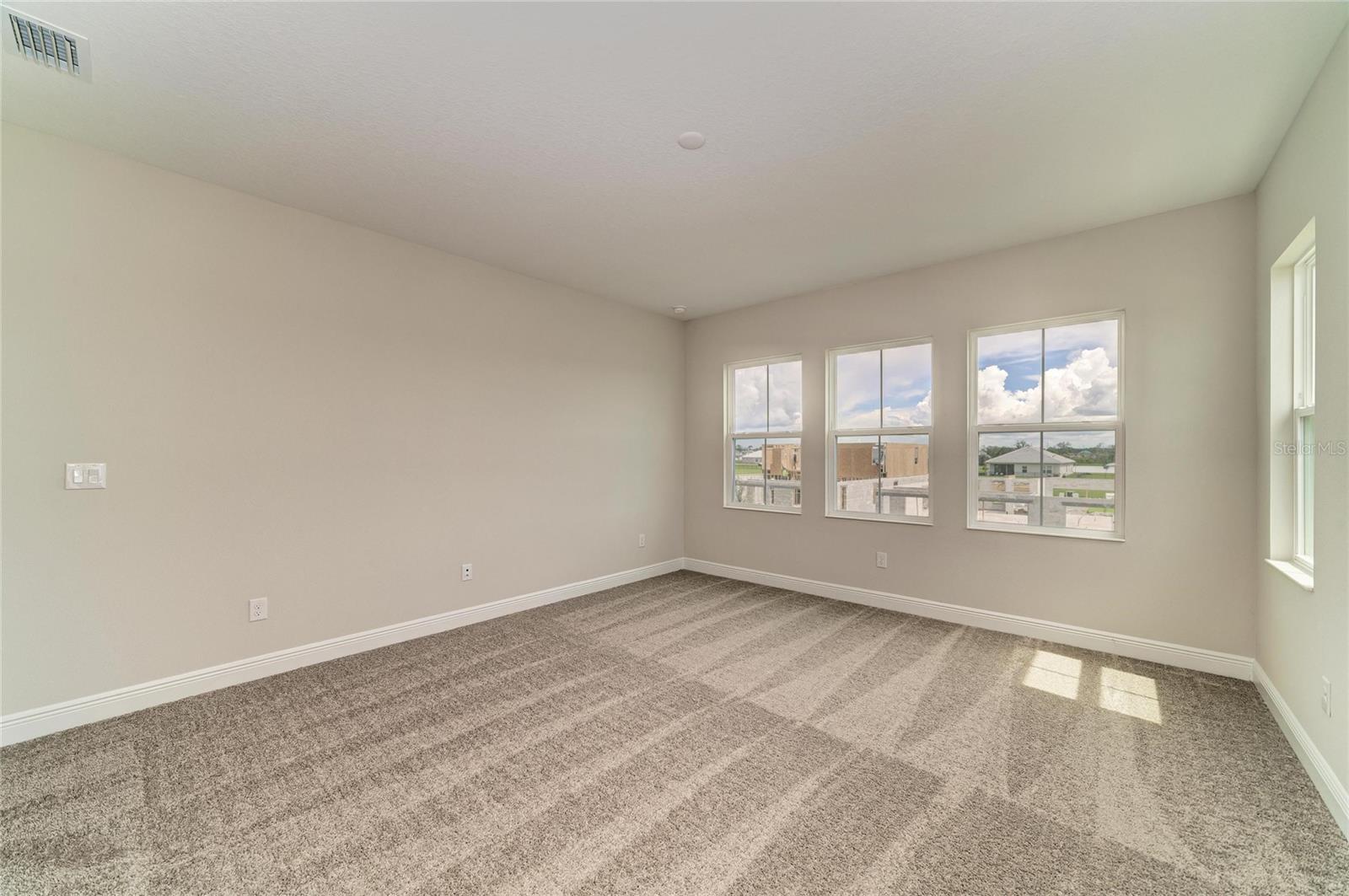 10316 Longmeadow Ave Property Photo 5