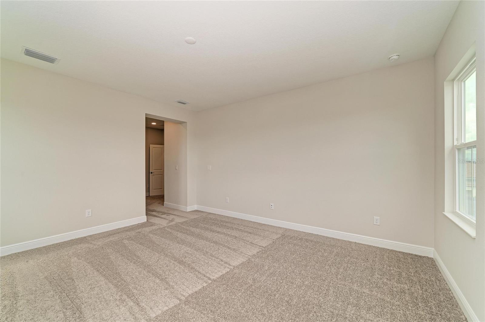 10316 Longmeadow Ave Property Photo 6
