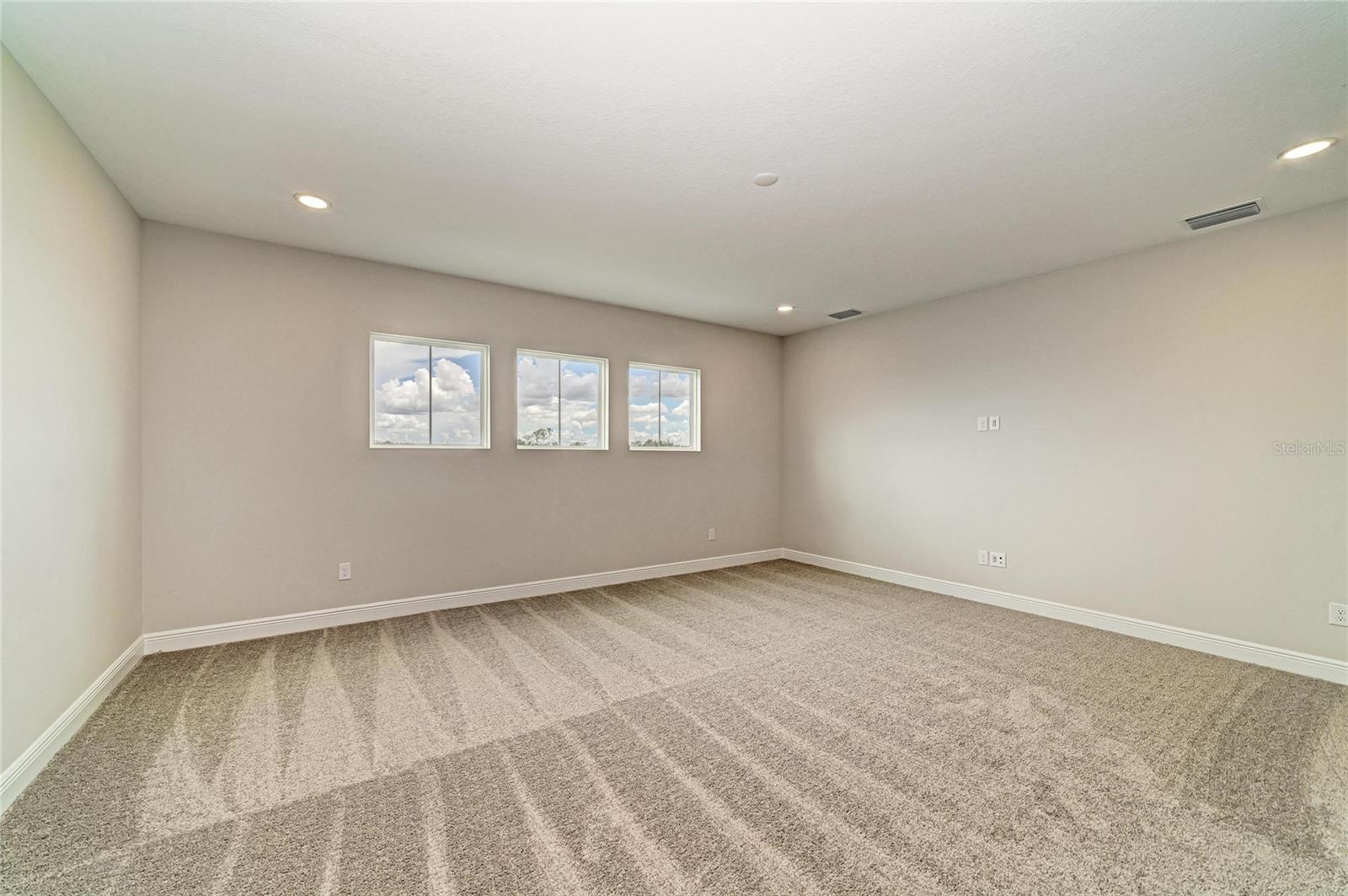 10316 Longmeadow Ave Property Photo 38