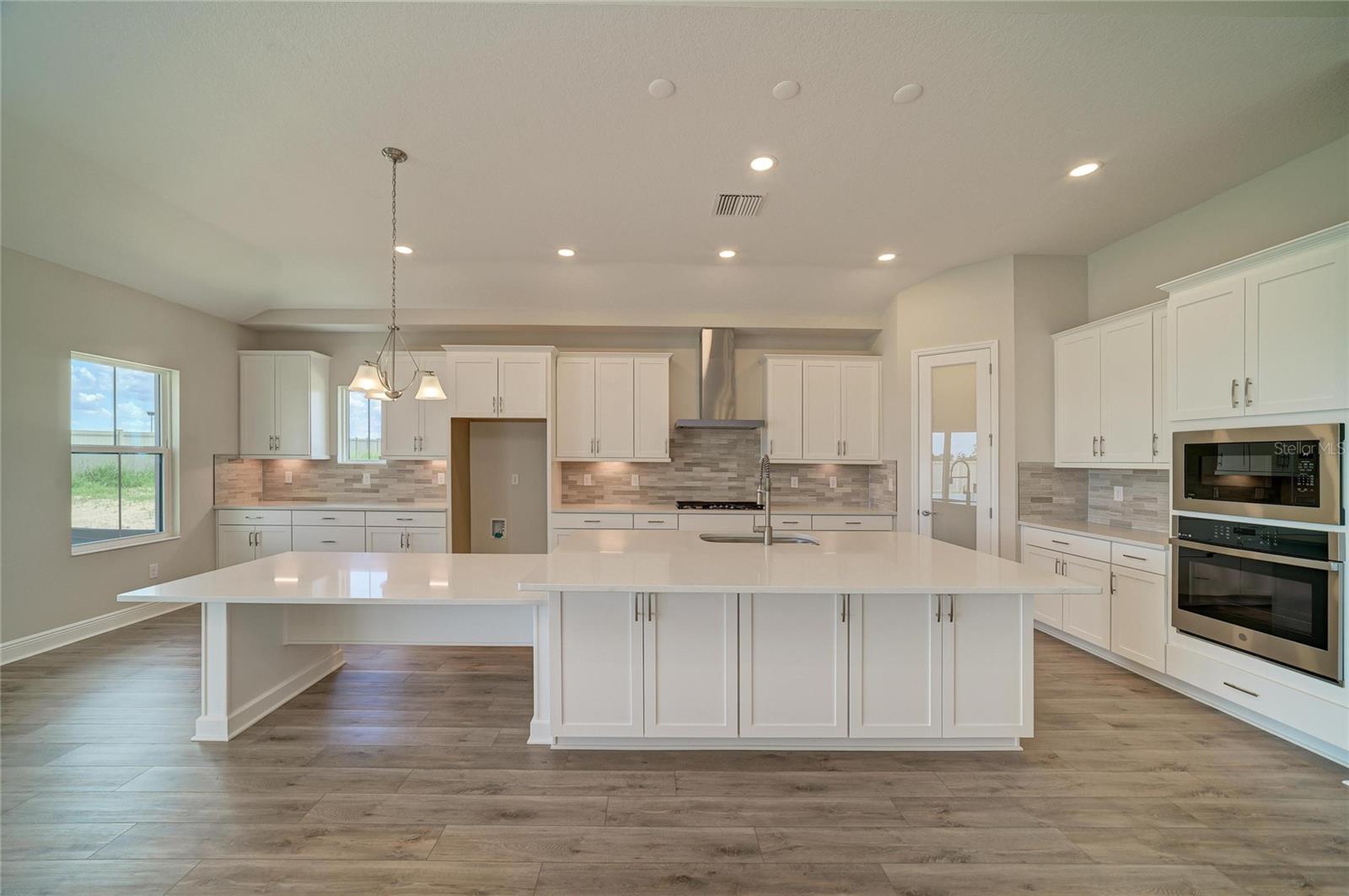 9806 Leaf Green Ln Property Photo 11