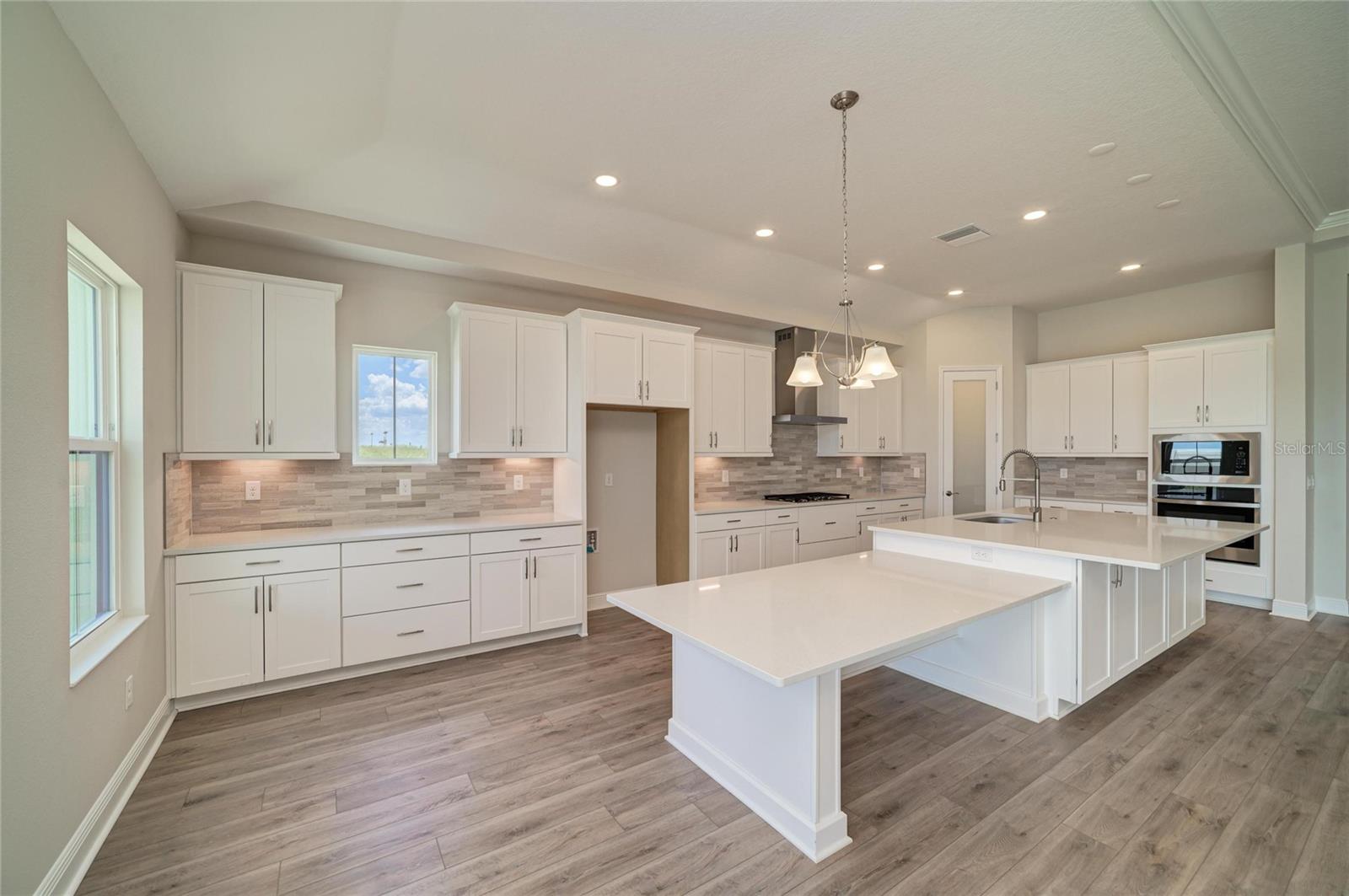 9806 Leaf Green Ln Property Photo 12