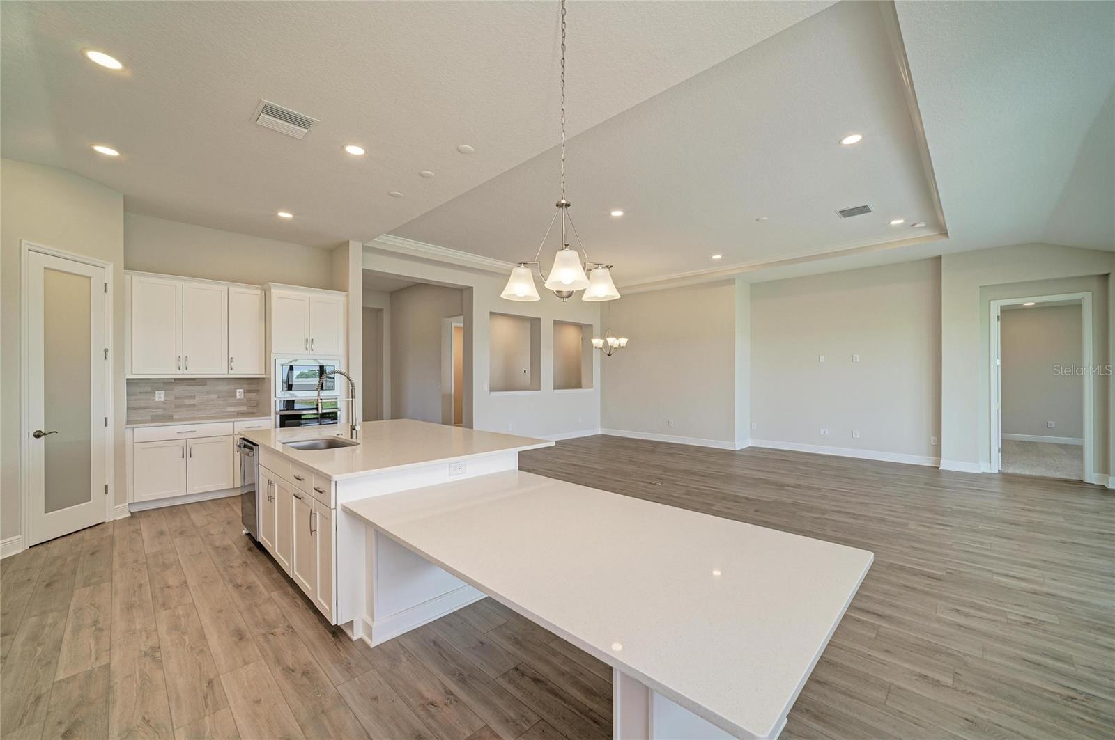 9806 Leaf Green Ln Property Photo 14