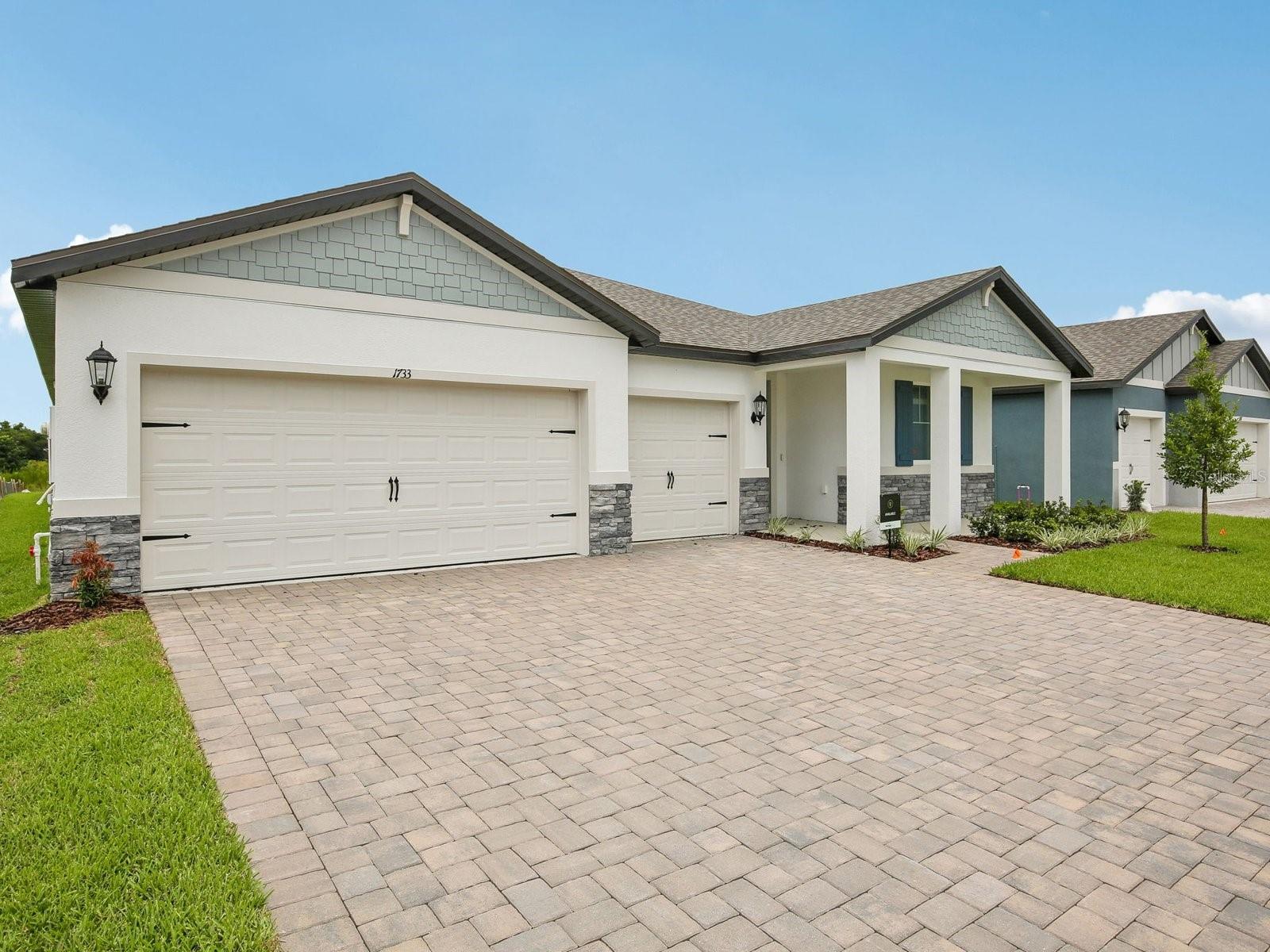 1733 Coolridge Pl Property Photo 3