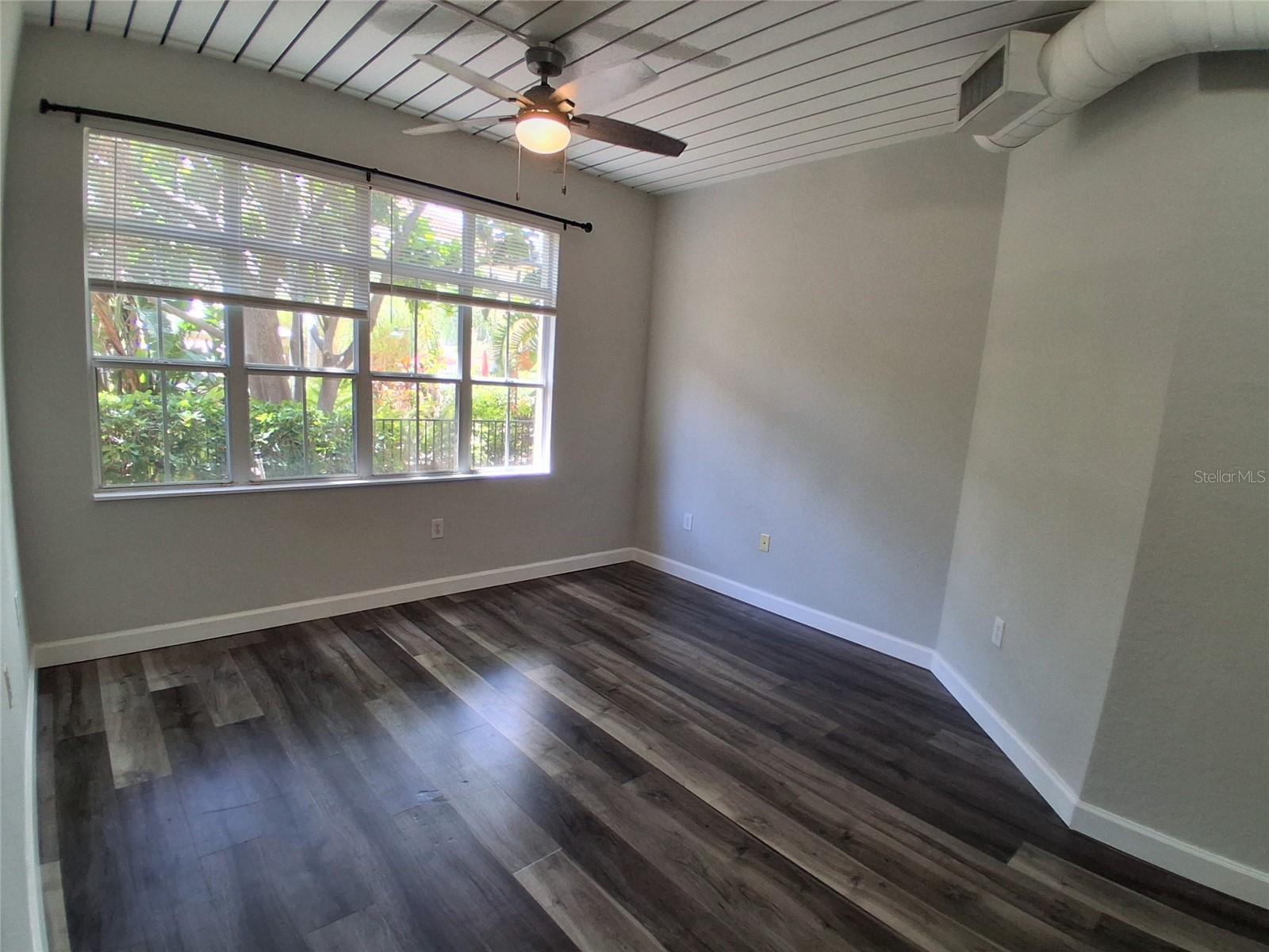 2402 W Azeele St #417 Property Photo 7