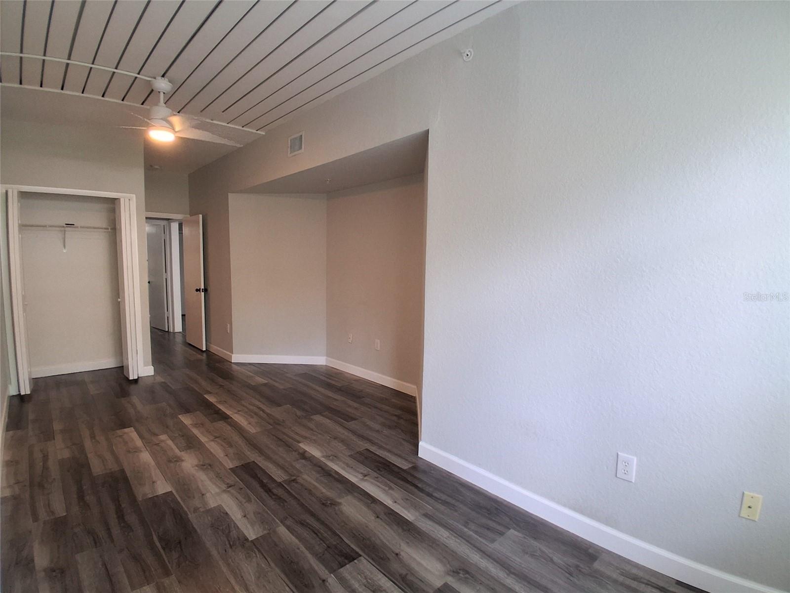 2402 W Azeele St #417 Property Photo 13