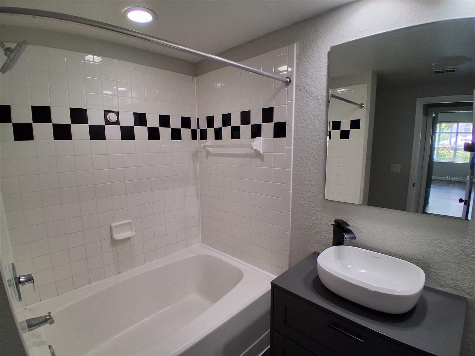 2402 W Azeele St #417 Property Photo 16