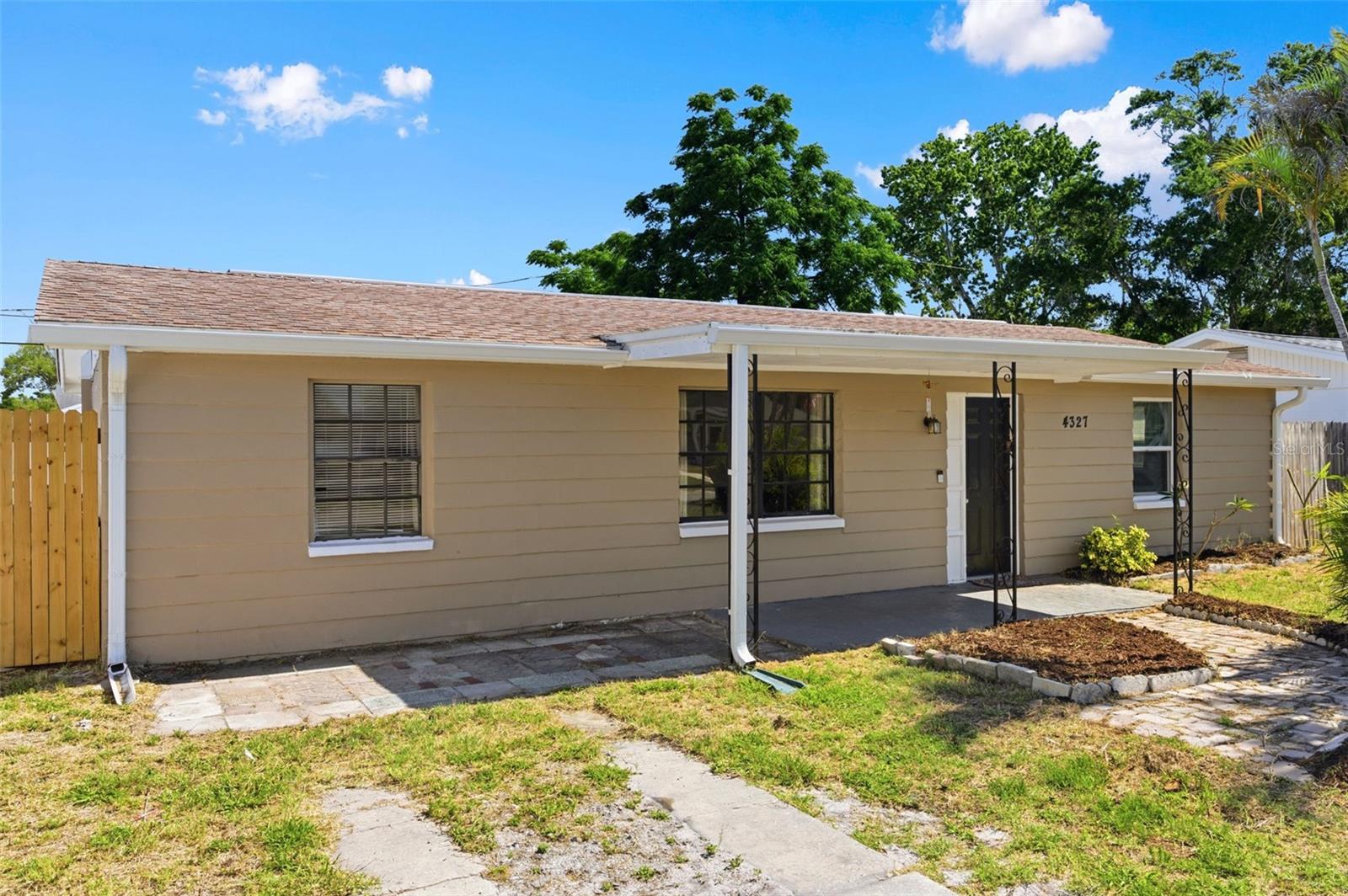 4327 Beacon Square Dr Property Photo 1