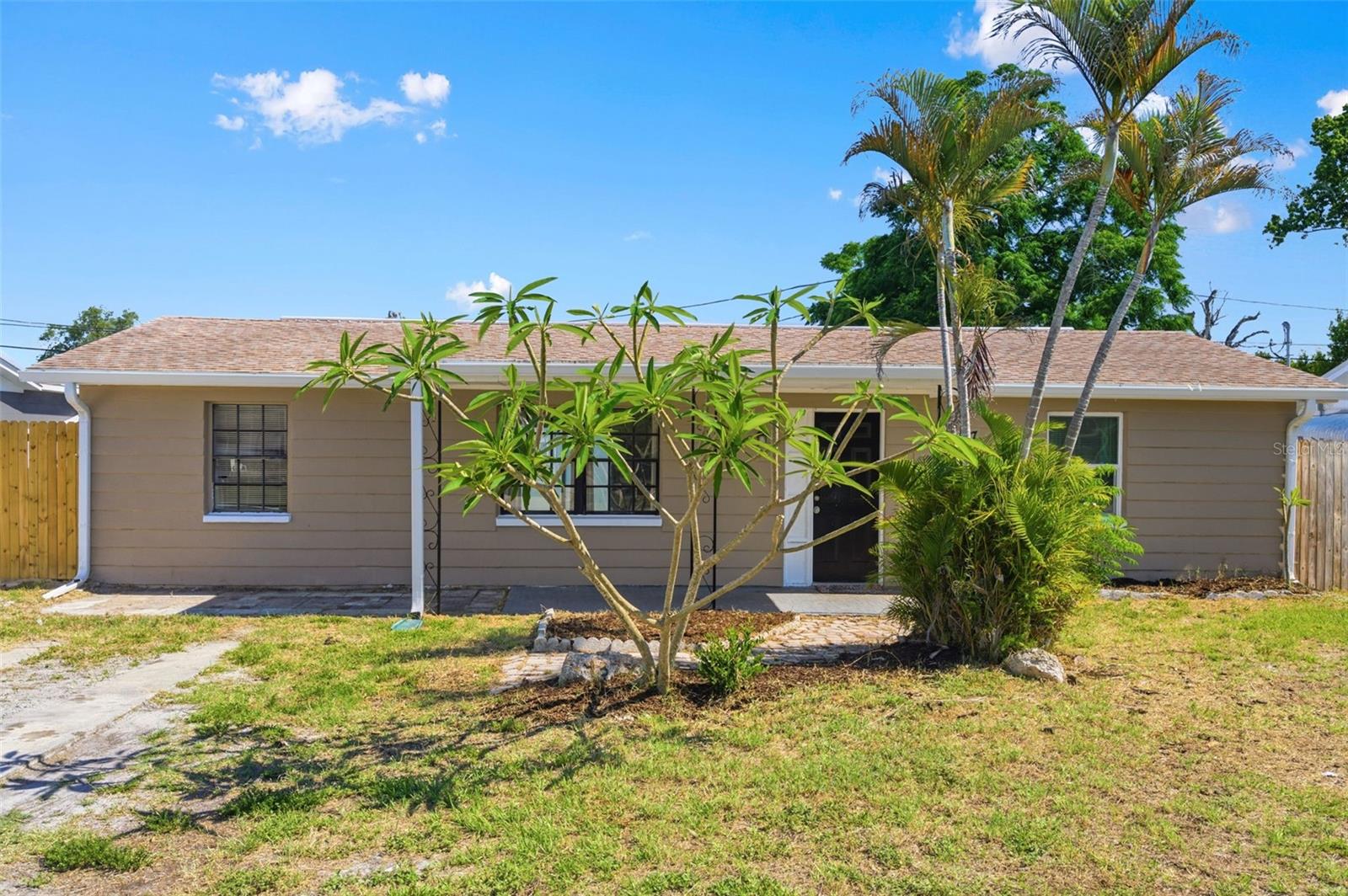 4327 Beacon Square Dr Property Photo 3