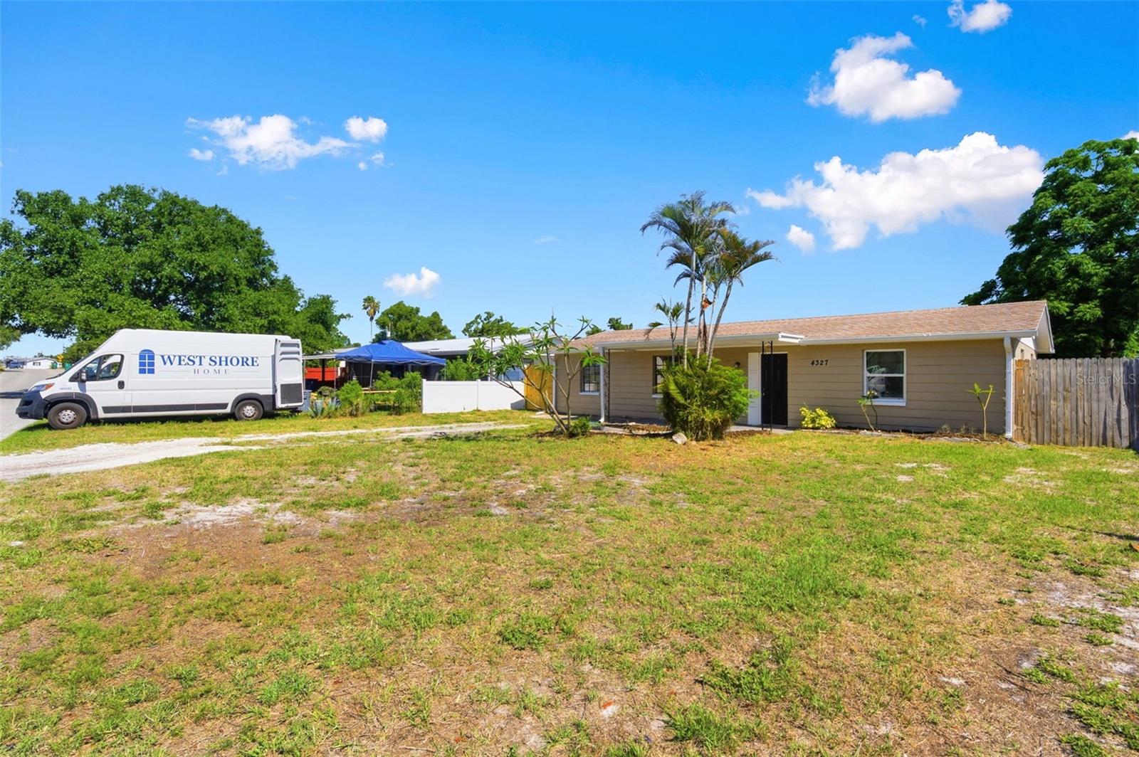 4327 Beacon Square Dr Property Photo 6