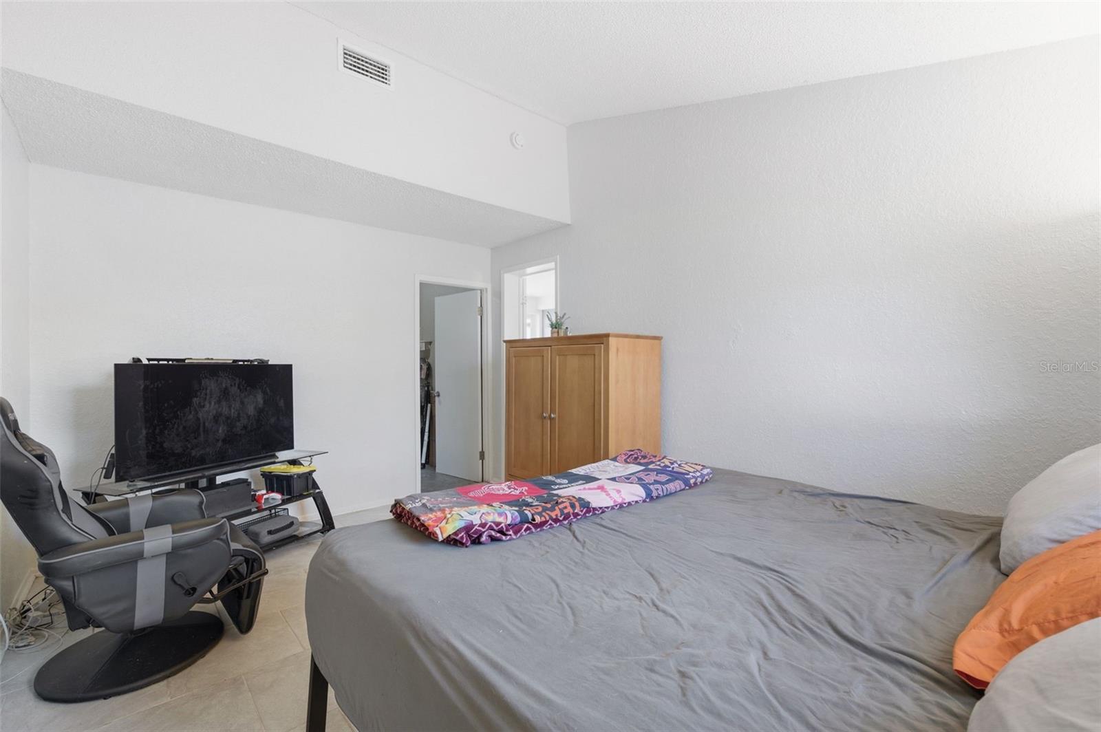 4327 Beacon Square Dr Property Photo 23