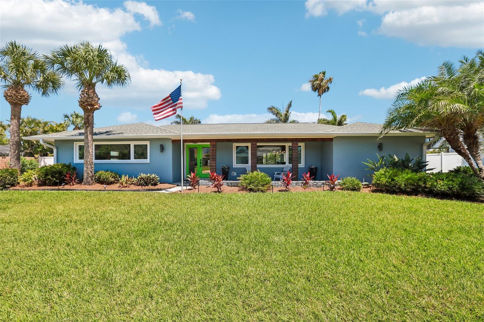 3203 Hibiscus Dr W Property Photo 1