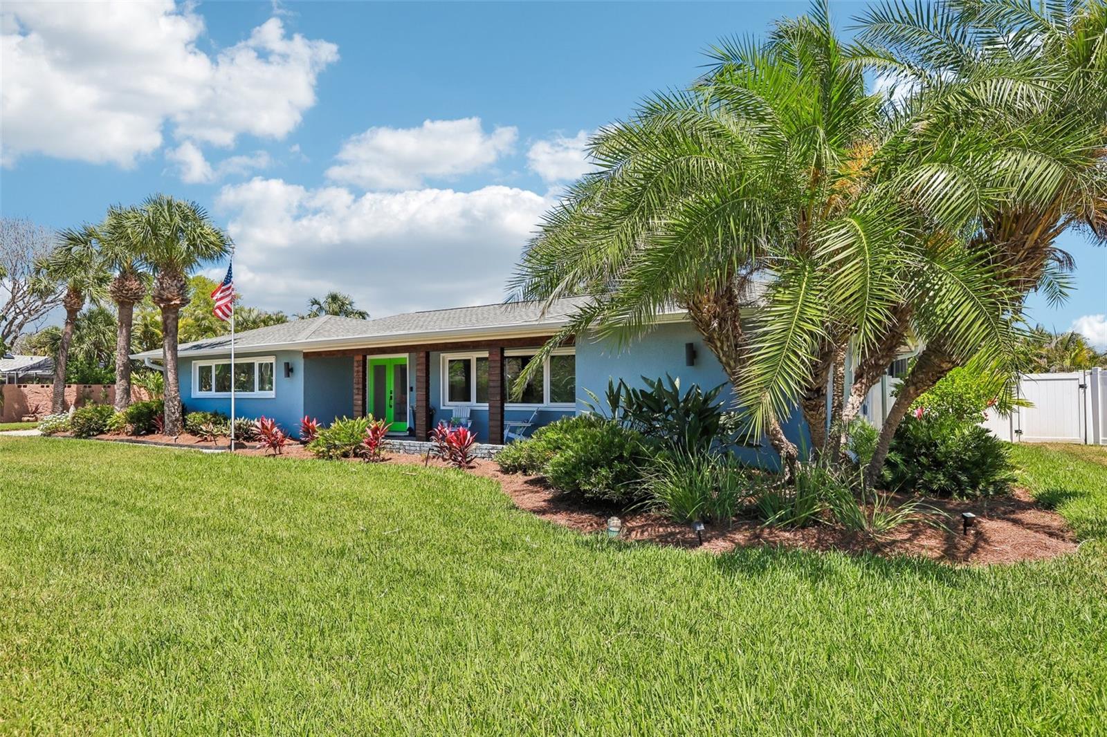 3203 Hibiscus Dr W Property Photo 3