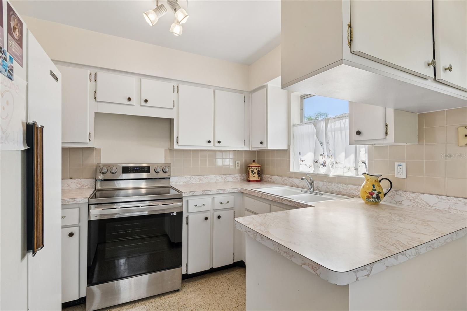 6432 Spring Hill Dr Property Photo 10