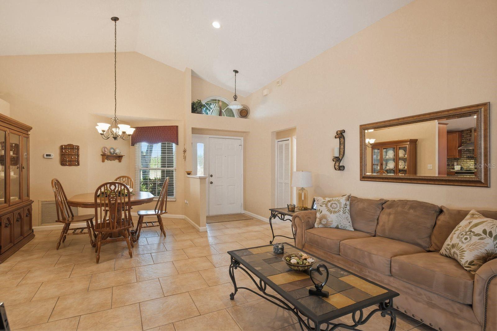 3228 Bentley Dr Property Photo 4