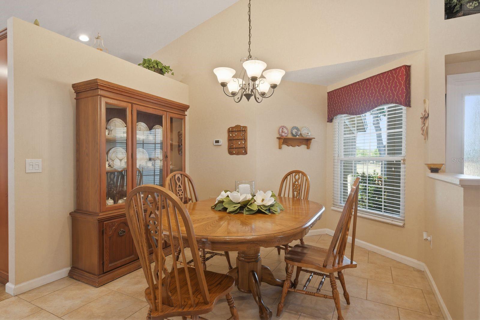 3228 Bentley Dr Property Photo 5